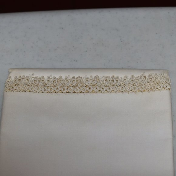 Vintage Lady Pepperell (2) White Lace Trimmed Pillow Cases 100% Cotton 42 x 38 - Picture 2 of 12